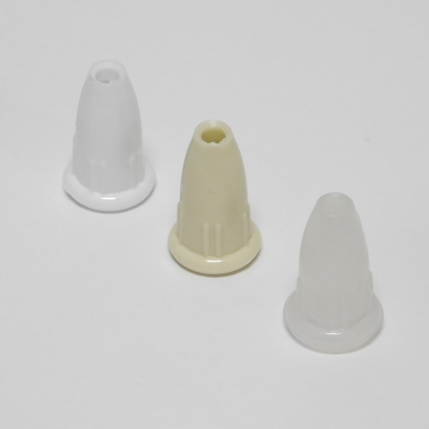 NEW Plastic Cord TASSELs color VANILLA Qty of 500 Shade Blind Pull Tassel 